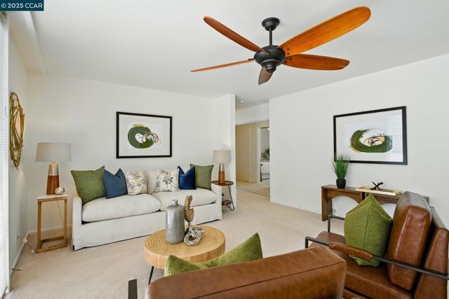 193 Montecito, Oakland CA: https://media.crmls.org/mediaz/05f26bf7-46f5-4320-9605-935d1038cfc5.jpg