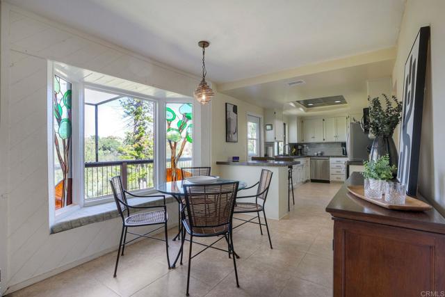 Detail Gallery Image 12 of 60 For 28242 Glenmeade Way, Escondido,  CA 92026 - 4 Beds | 3/1 Baths