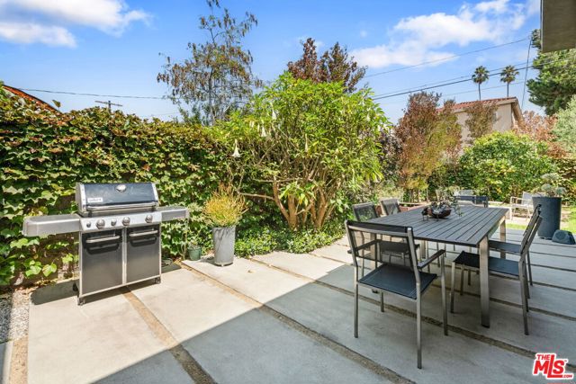 4276 Campbell Drive, Los Angeles CA: https://media.crmls.org/mediaz/05f2da43-05b7-4104-83f1-fed170bb739a.jpg