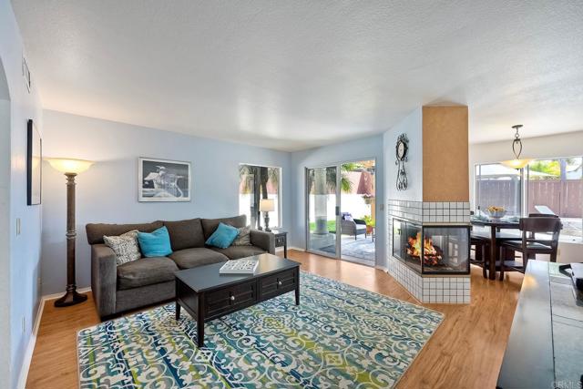 3737 Hillview Way, Oceanside CA: https://media.crmls.org/mediaz/05f2f72d-e780-4bdc-88ac-60b1a793d4f1.jpg