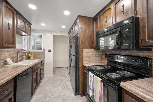 Detail Gallery Image 23 of 43 For 3812 Armstrong St, San Diego,  CA 92111 - 3 Beds | 2 Baths