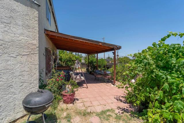 4643 Cherokee Avenue, San Diego CA: https://media.crmls.org/mediaz/05f35303-d420-4b01-9aba-04785b2a984a.jpg