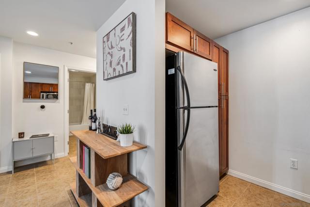 253 10Th Ave, San Diego CA: https://media.crmls.org/mediaz/05f3971d-8726-4171-8f2a-29de0af6269b.jpg