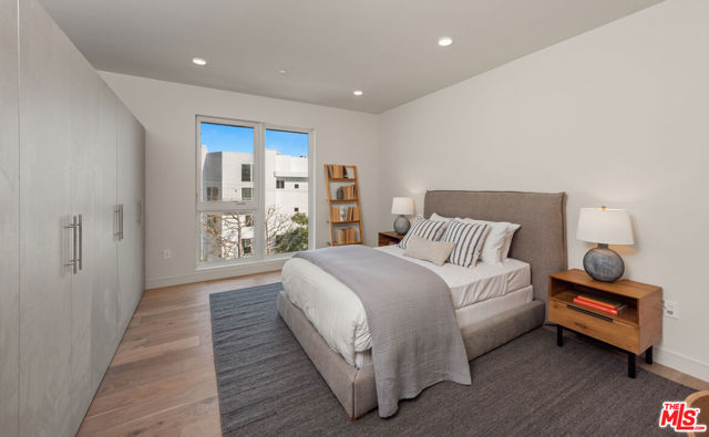 505 Barrington, Los Angeles CA: https://media.crmls.org/mediaz/05f48fe1-5486-4d74-9870-e3f8ce12d09d.jpg