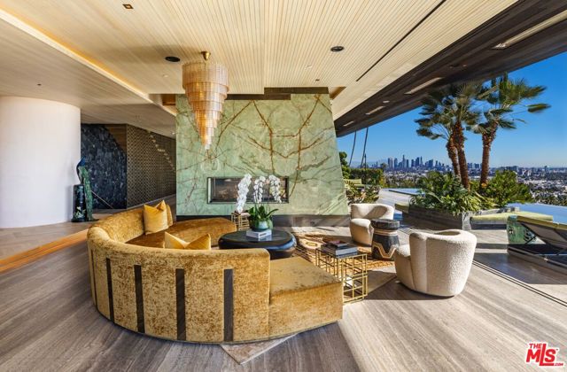 1851 N Stanley Avenue, Los Angeles CA: https://media.crmls.org/mediaz/05f4979d-70f5-412e-951b-cf000ee4bd7b.jpg