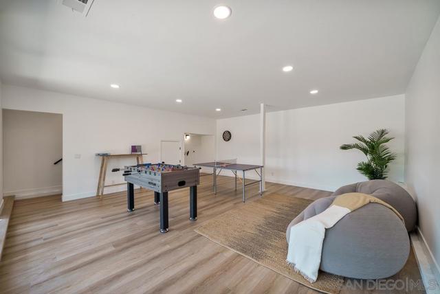2927 Lawrence Ln, Escondido CA: https://media.crmls.org/mediaz/05f4b261-0c46-4ddf-9dad-f252ca8c48f6.jpg
