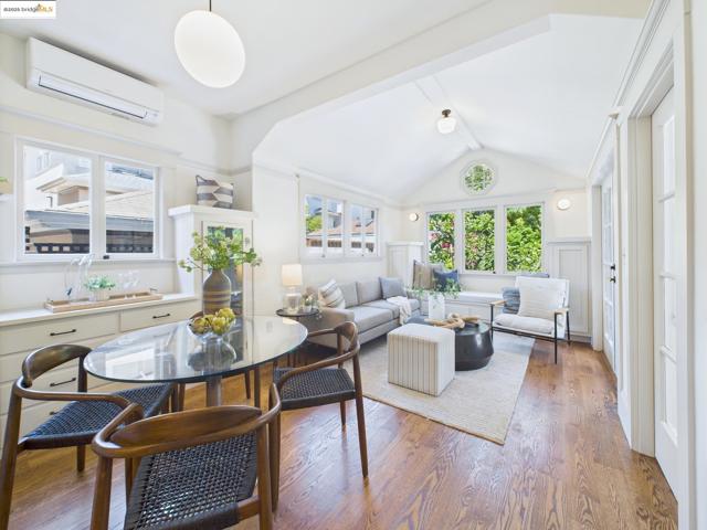 5920 Ivanhoe Rd, Oakland CA: https://media.crmls.org/mediaz/05f4f3a2-4196-46c0-869a-fa834d11b545.jpg