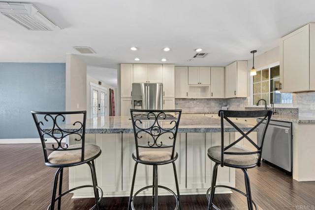 Detail Gallery Image 2 of 46 For 73853 Playa Vista Dr, Twentynine Palms,  CA 92277 - 3 Beds | 2 Baths