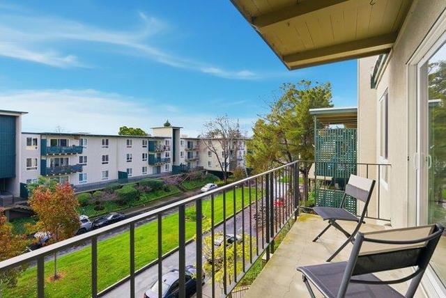 819 N Humboldt Street, San Mateo CA: https://media.crmls.org/mediaz/05f52ee2-7c00-4c9a-8878-2f176346d0bd.jpg