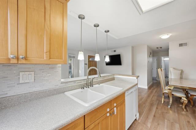 Detail Gallery Image 5 of 14 For 961 Jamacha Rd a,  El Cajon,  CA 92019 - 2 Beds | 1 Baths