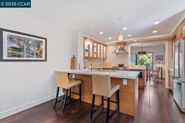 5 Doral Dr, Moraga CA: https://media.crmls.org/mediaz/05f57c24-033f-47d1-84fc-9436ab8b4ee9.jpg