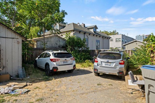 484 E Saint John Street, San Jose CA: https://media.crmls.org/mediaz/05f6bc6b-1e37-4ce6-b2d3-b0727faa9d56.jpg