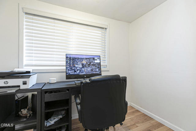 Detail Gallery Image 12 of 64 For 10272 Willow Springs Ln, Sunland,  CA 91040 - 4 Beds | 3 Baths