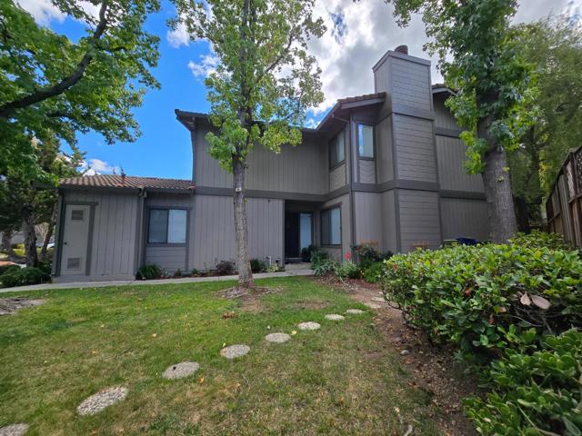 207 Palmer Drive, Los Gatos CA: https://media.crmls.org/mediaz/05f7b47c-524d-4412-a5a1-cbbffcd392c4.jpg