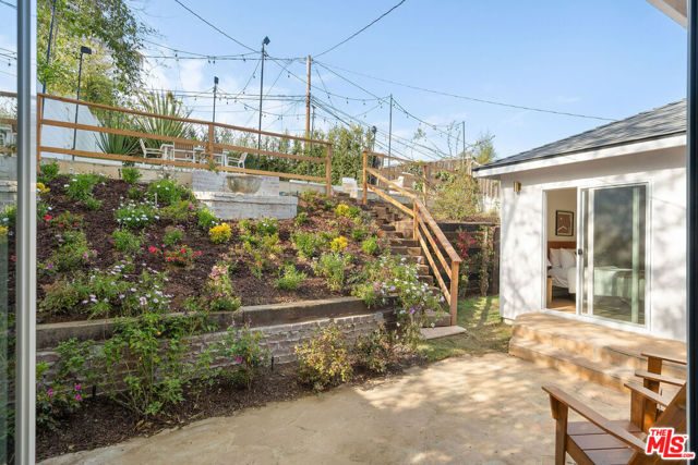 4405 Springdale Drive, Los Angeles CA: https://media.crmls.org/mediaz/05f87e5a-cc71-4a32-b048-5eaaec3da1ba.jpg