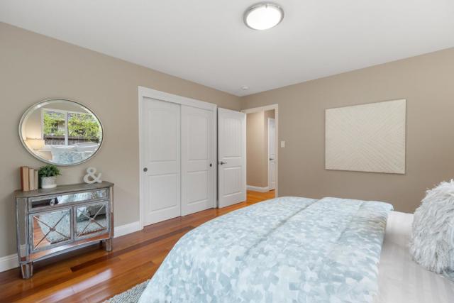 1098 Muir Way, Los Altos CA: https://media.crmls.org/mediaz/05f8a417-f781-4107-a263-4212dd32dc12.jpg