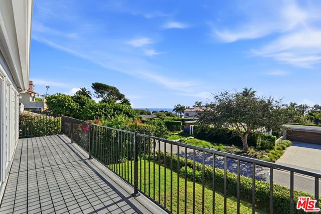 31763 Cottontail Lane, Malibu CA: https://media.crmls.org/mediaz/05f9353f-de8e-4377-8d35-c28677b8c3a5.jpg