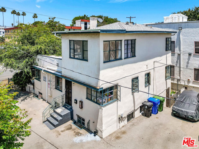 4412 Lockwood Avenue, Los Angeles CA: https://media.crmls.org/mediaz/05f9528d-1ccc-4ff6-95f3-a3f03495323c.jpg