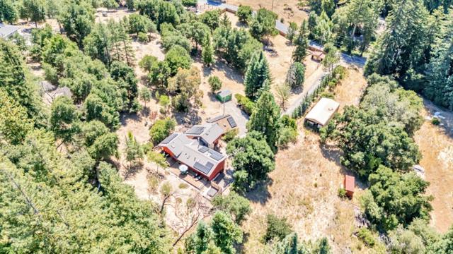 17900 China Grade Road, Boulder Creek CA: https://media.crmls.org/mediaz/05f97f84-44d8-49e7-9f91-ffc32b3fabae.jpg