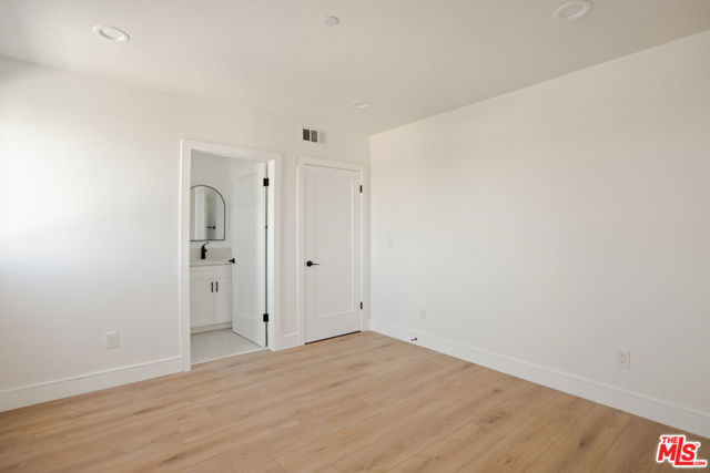 1619 2nd Avenue, Los Angeles CA: https://media.crmls.org/mediaz/05f997a1-5fca-496d-85cb-5283471d3aae.jpg