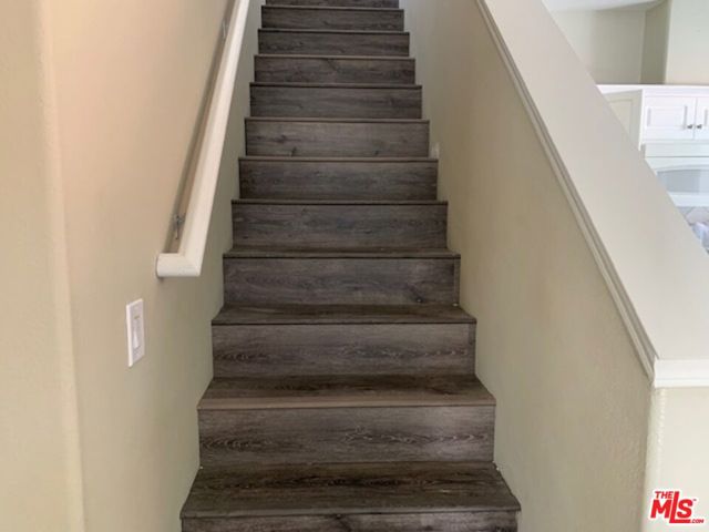 121 Navajo Lane, Topanga CA: https://media.crmls.org/mediaz/05fa9471-41b2-4736-a838-b77de2f842cd.jpg