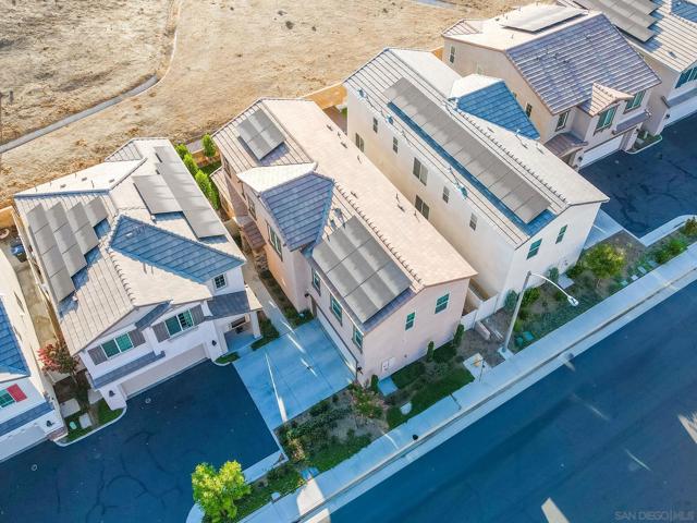 532 Enzo St, Lake Elsinore CA: https://media.crmls.org/mediaz/05fadffb-4615-48fb-a468-39574a14c86c.jpg