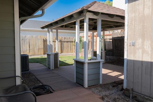 Detail Gallery Image 13 of 31 For 639 First Ave a,  Chula Vista,  CA 91910 - 3 Beds | 3 Baths