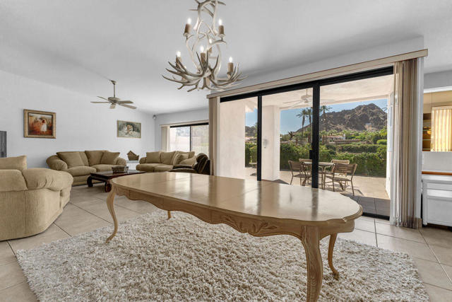 78565 Vista Del Fuente, Indian Wells CA: https://media.crmls.org/mediaz/05fb3d10-0e66-4fb2-8f3d-e6508b62ddae.jpg