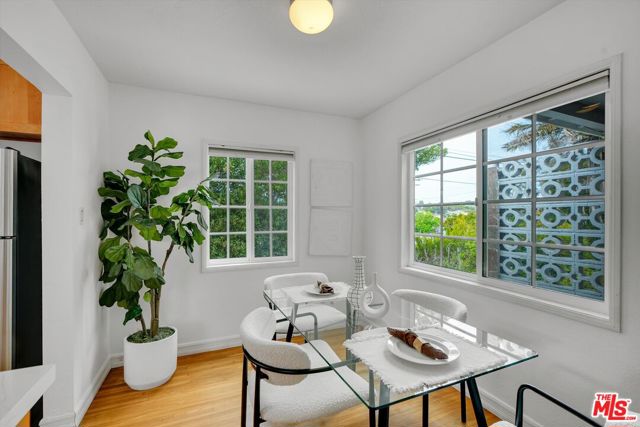 828 Hill Street, Santa Monica CA: https://media.crmls.org/mediaz/05fb9e26-a294-4be6-a73e-16d3784d34ed.jpg