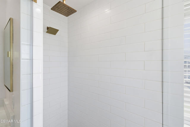 6945 Via Alba, Camarillo CA: https://media.crmls.org/mediaz/05fc547f-6978-4327-900c-077c230137a8.jpg