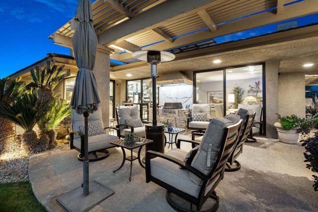 4 Saint Marys Court, Rancho Mirage CA: https://media.crmls.org/mediaz/05fca4c5-fd97-44bf-a62a-6ef41ae70639.jpg