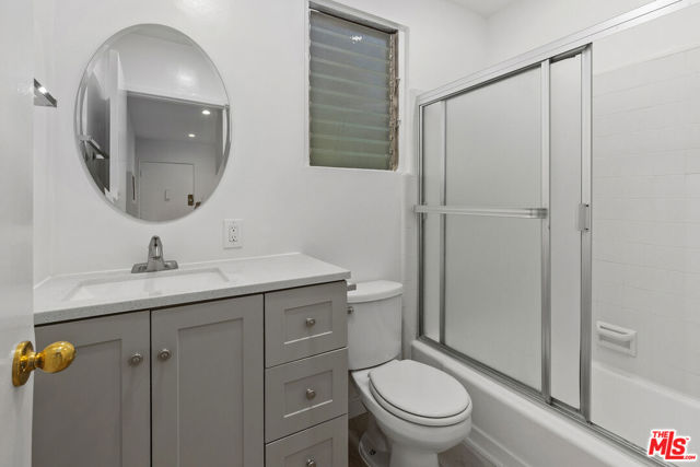 1152 North Poinsettia Place, 5 photo 19