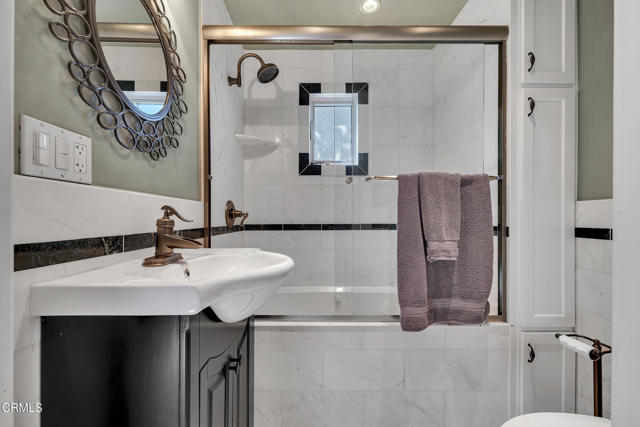 9999 Wornom Avenue, Sunland CA: https://media.crmls.org/mediaz/05fddc5e-a73e-40e8-927f-db705048d770.jpg