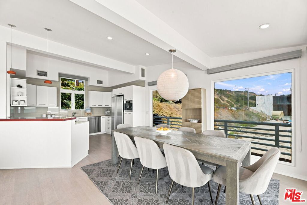 MLS #26875609 image #2