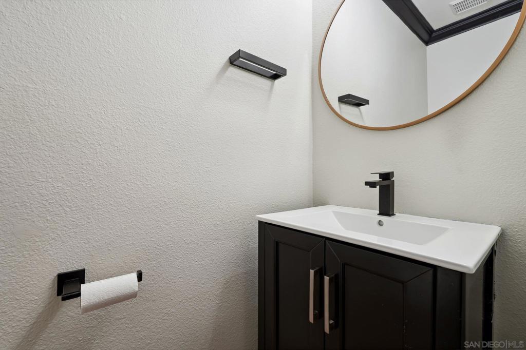 MLS #240024950SD img 18