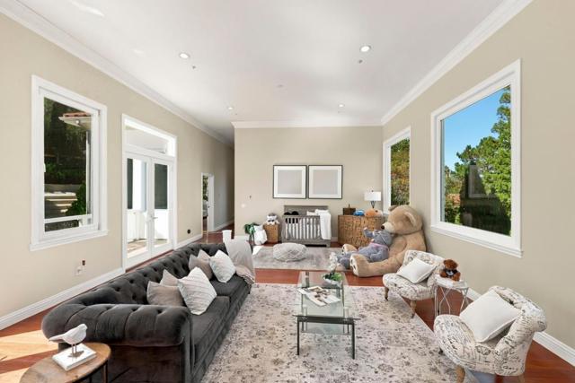 150 New Place Road, Hillsborough CA: https://media.crmls.org/mediaz/05fe6eef-6e63-491e-a517-ca4b0452ac93.jpg