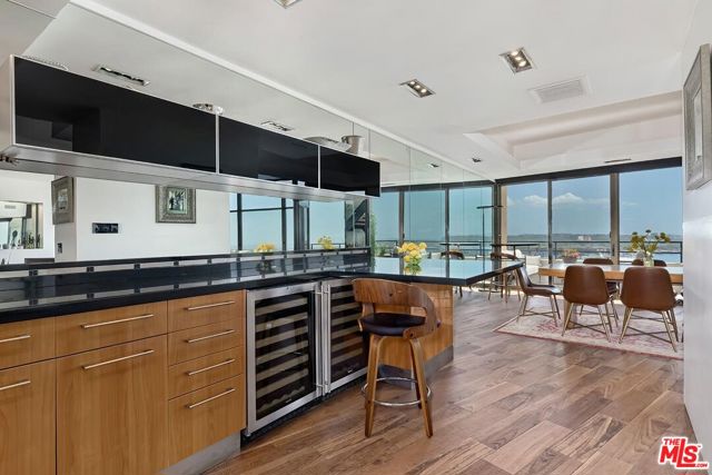4335 Marina City Drive, Marina del Rey CA: https://media.crmls.org/mediaz/05fea96a-525f-4b58-ac9a-013795922925.jpg