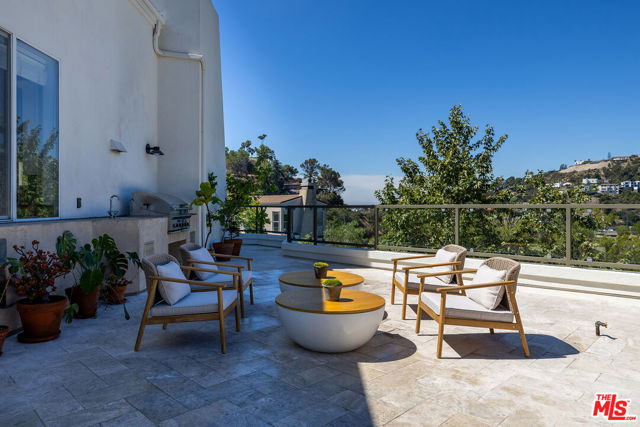 2671 Astral Drive, Los Angeles CA: https://media.crmls.org/mediaz/05ff1694-8a01-43bc-9712-394ade93d298.jpg