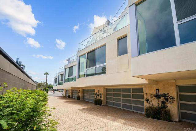 Detail Gallery Image 29 of 34 For 2646 State Street, Unit #D, Carlsbad,  CA 92008 - 3 Beds | 3/1 Baths