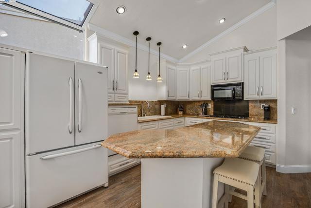 2380 Wayfarer Dr, Discovery Bay CA: https://media.crmls.org/mediaz/05ff27d1-9650-40dd-ba7d-12038d72c6eb.jpg