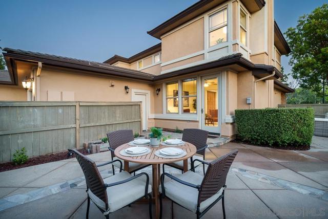 15820 Paseo Del Sur, San Diego CA: https://media.crmls.org/mediaz/05ff7524-510e-4550-aaa8-d7e966105f45.jpg