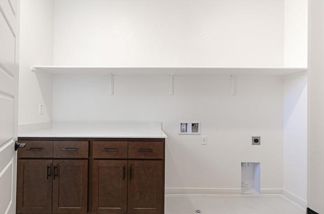 3049 Benetti Street, Lathrop CA: https://media.crmls.org/mediaz/05ffbe7e-c3a3-445c-8a5d-8a0bfa7ac3c2.jpg