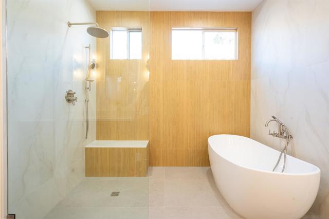 11475 Eastridge Pl, San Diego CA: https://media.crmls.org/mediaz/06005ca1-d948-4cb5-9d3c-809e129b99b0.jpg