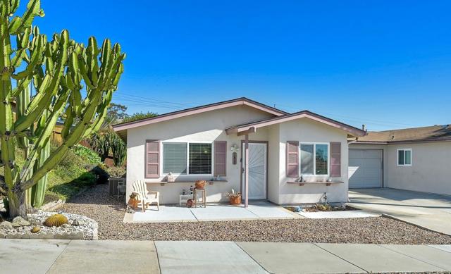 3711 Mira Pacific Drive, Oceanside CA: https://media.crmls.org/mediaz/060146d7-be64-4d62-ad6c-7af6c46511df.jpg