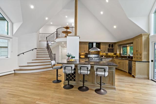 136 Finger Avenue, Redwood City CA: https://media.crmls.org/mediaz/06017d08-5ee2-490e-b2a1-8a49db733ed1.jpg