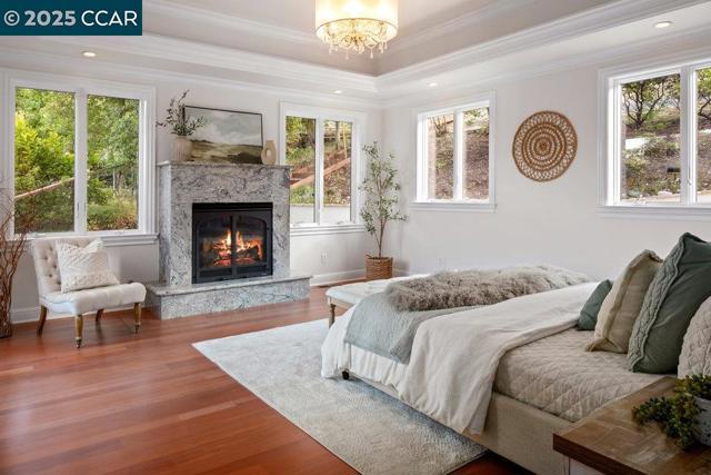 128 Oak Rd, Orinda CA: https://media.crmls.org/mediaz/06018df3-d6ae-4b37-b32d-230ec8adc8d2.jpg