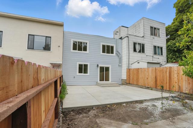 119 Nueva Ave, San Francisco CA: https://media.crmls.org/mediaz/0601f0bc-81a0-40b8-bcbe-40b256939e54.jpg