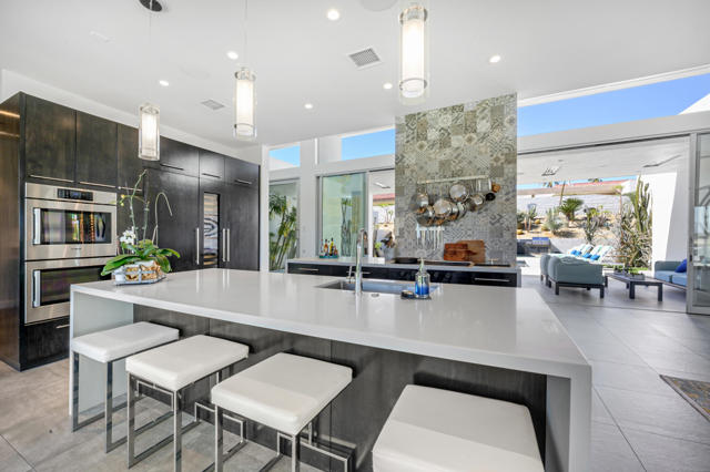 49120 Sunrose Lane, Palm Desert CA: https://media.crmls.org/mediaz/06023ae1-dad1-4c77-b97d-c810b173ffd5.jpg