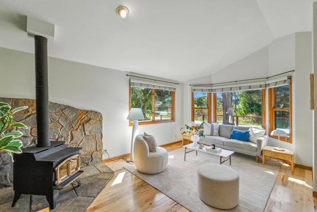 430 Marine Boulevard, Moss Beach CA: https://media.crmls.org/mediaz/06023e47-73f8-4c74-81a1-97b2d893be7f.jpg