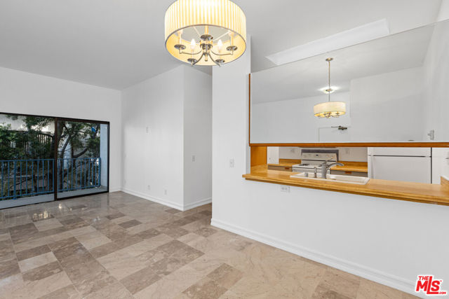 8324 Regents Road, San Diego CA: https://media.crmls.org/mediaz/060241db-c462-49de-9ea6-e0c0d48cd28f.jpg